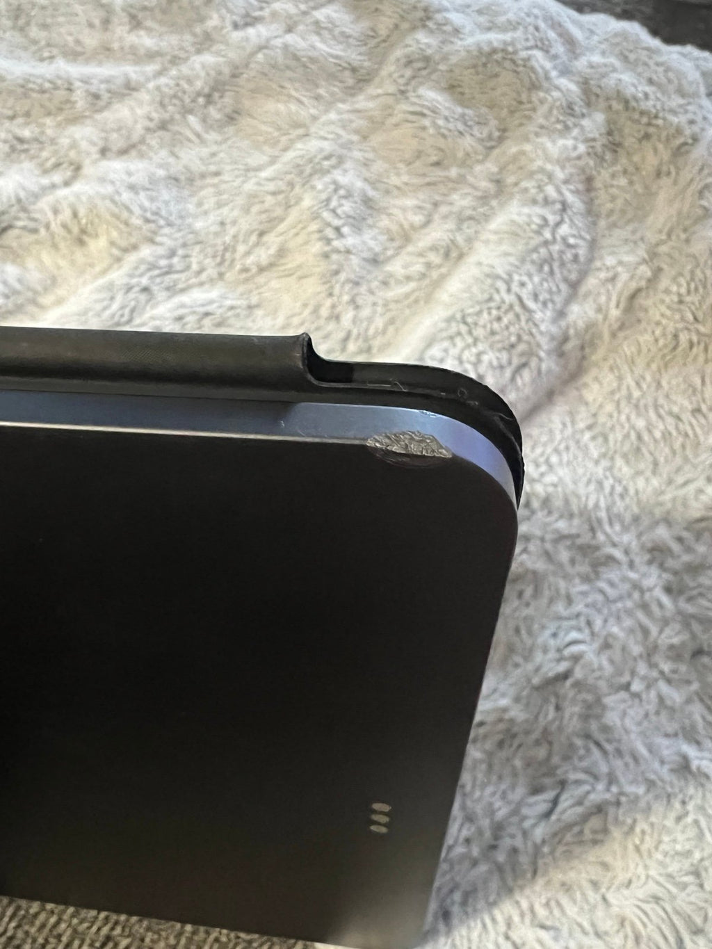 iPad Pro 11 inch 2nd generation 512 GB w/ Apple Smart Keyboard Folio and Charger 8G65