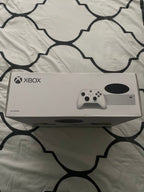 Xbox one series s 8W33