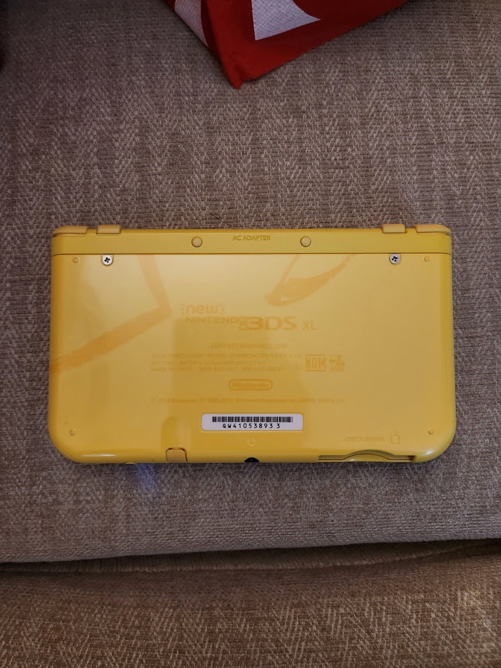 Nintendo 3DS XL Pikachu Great condition!