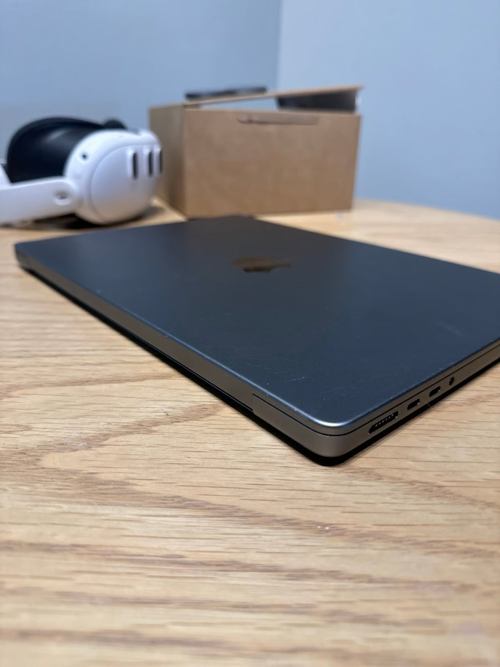 macbook pro 13 2023 m3 5J21