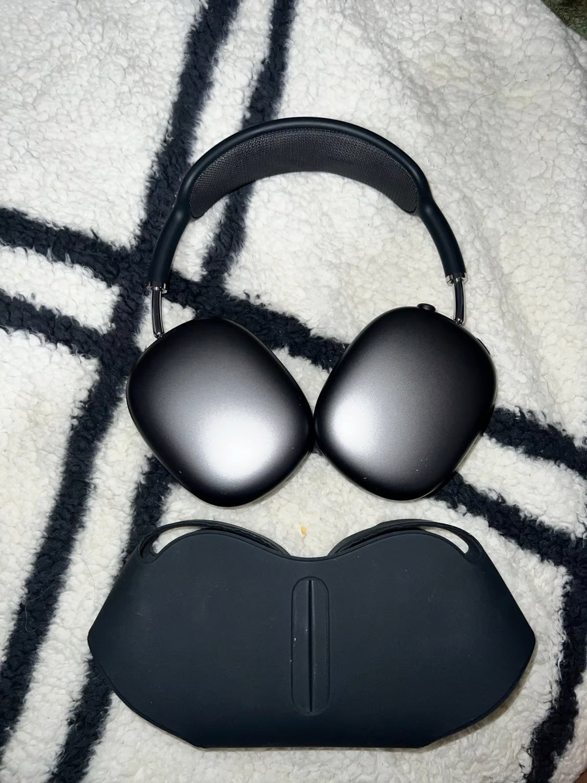 Apple AirPods Max with Smart Case 9R85