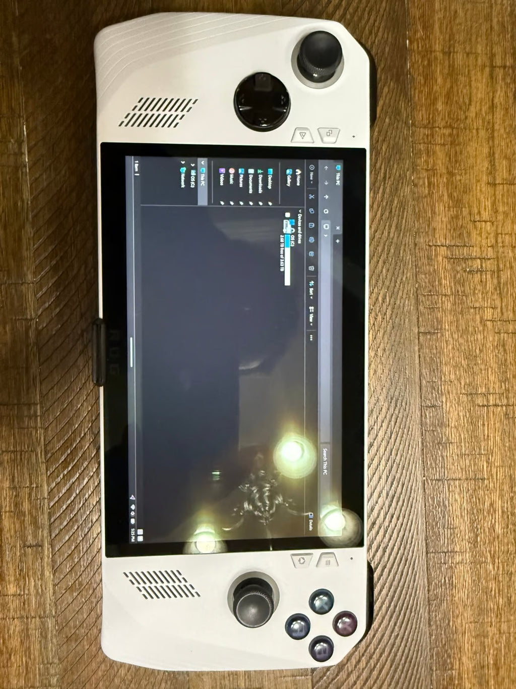 ASUS ROG AlLY Z1 Extreme 4TB 9M61