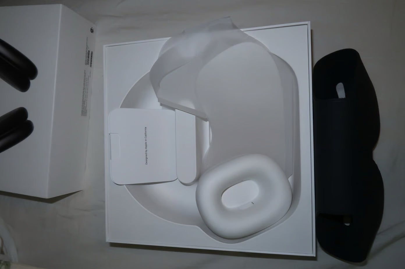 Apple AirPods Max in Space Gray 5N72