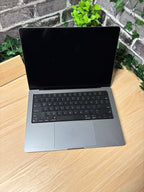MacBook Pro 14 inch 2021 | M1 Pro | 16 GB Memory | 1 TB SSD | Space Gray 8Q96