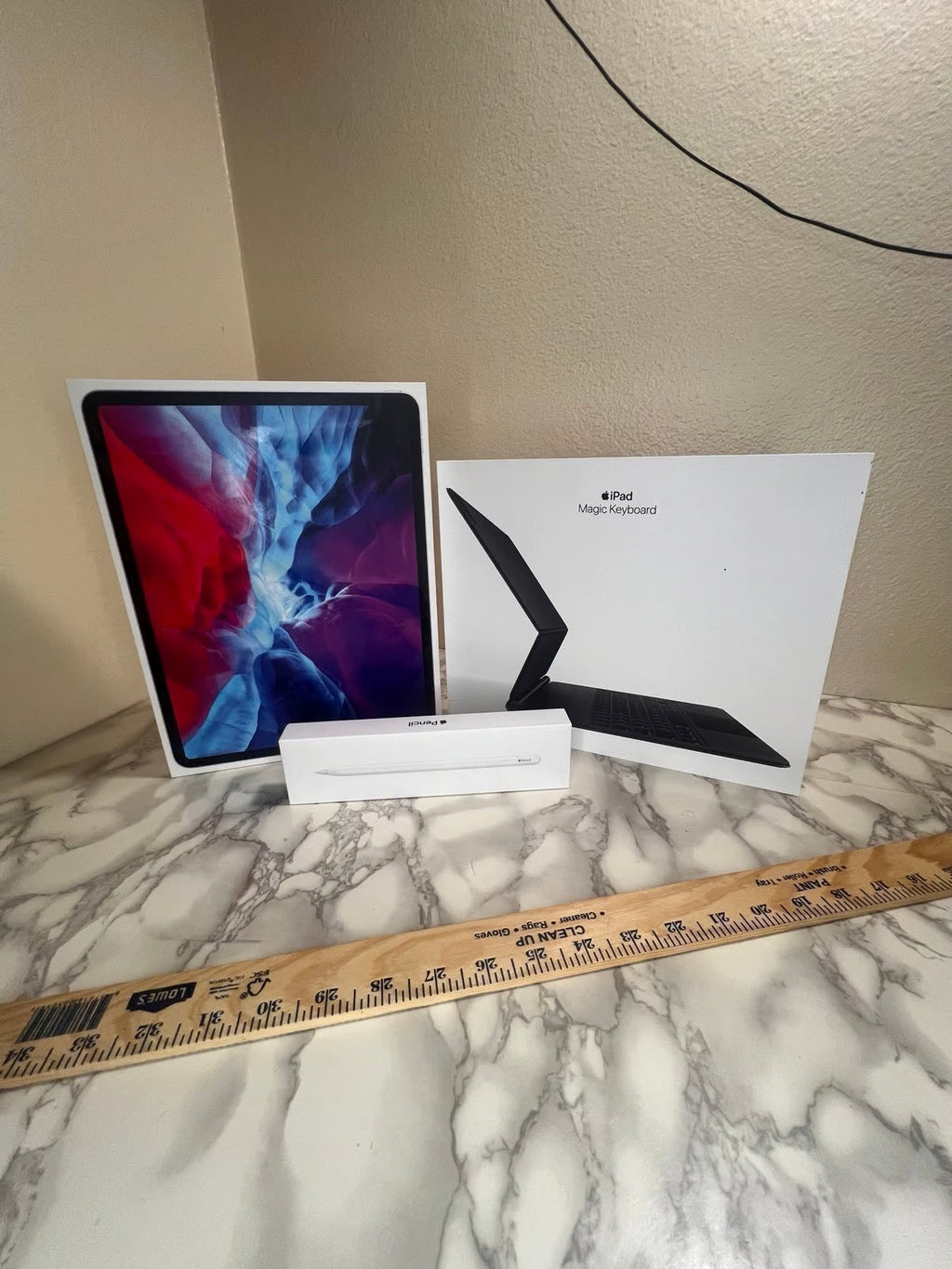 Apple iPad Pro 12.9 4th Gen 128 GB/ Magic Keyboard 5W86