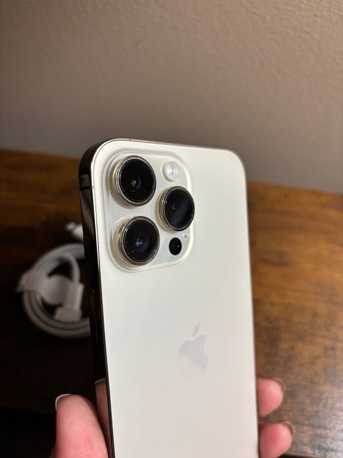 Apple iPhone 14 Pro Max 128 GB in Gold 1X11