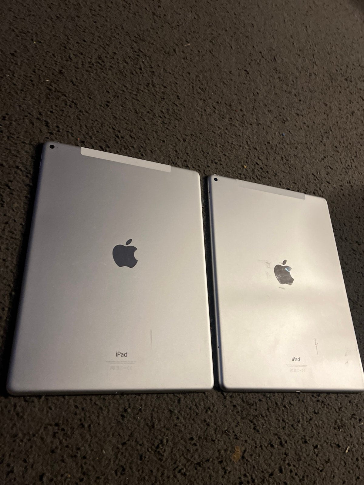 10 Apple iPads pro 12.9 inch 128GB 3L69