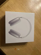 Apple AirPods Max with Smart Case in Silver 8N62