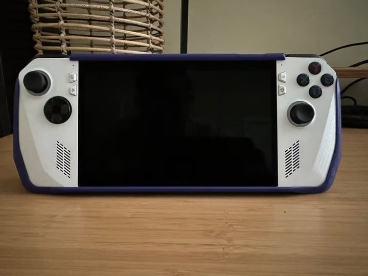 ASUS - ROG Ally 7"" 120Hz FHD 1080p Gaming Handheld - AMD Ryzen Z1 Extreme 2P78