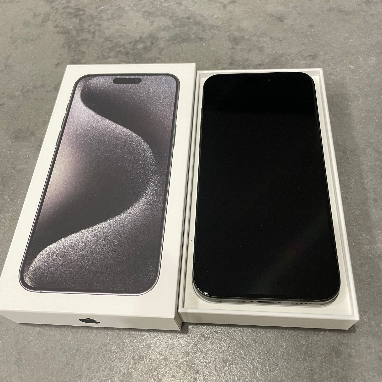 iPhone 15 Pro Max 256GB (Unlocked) 1W26