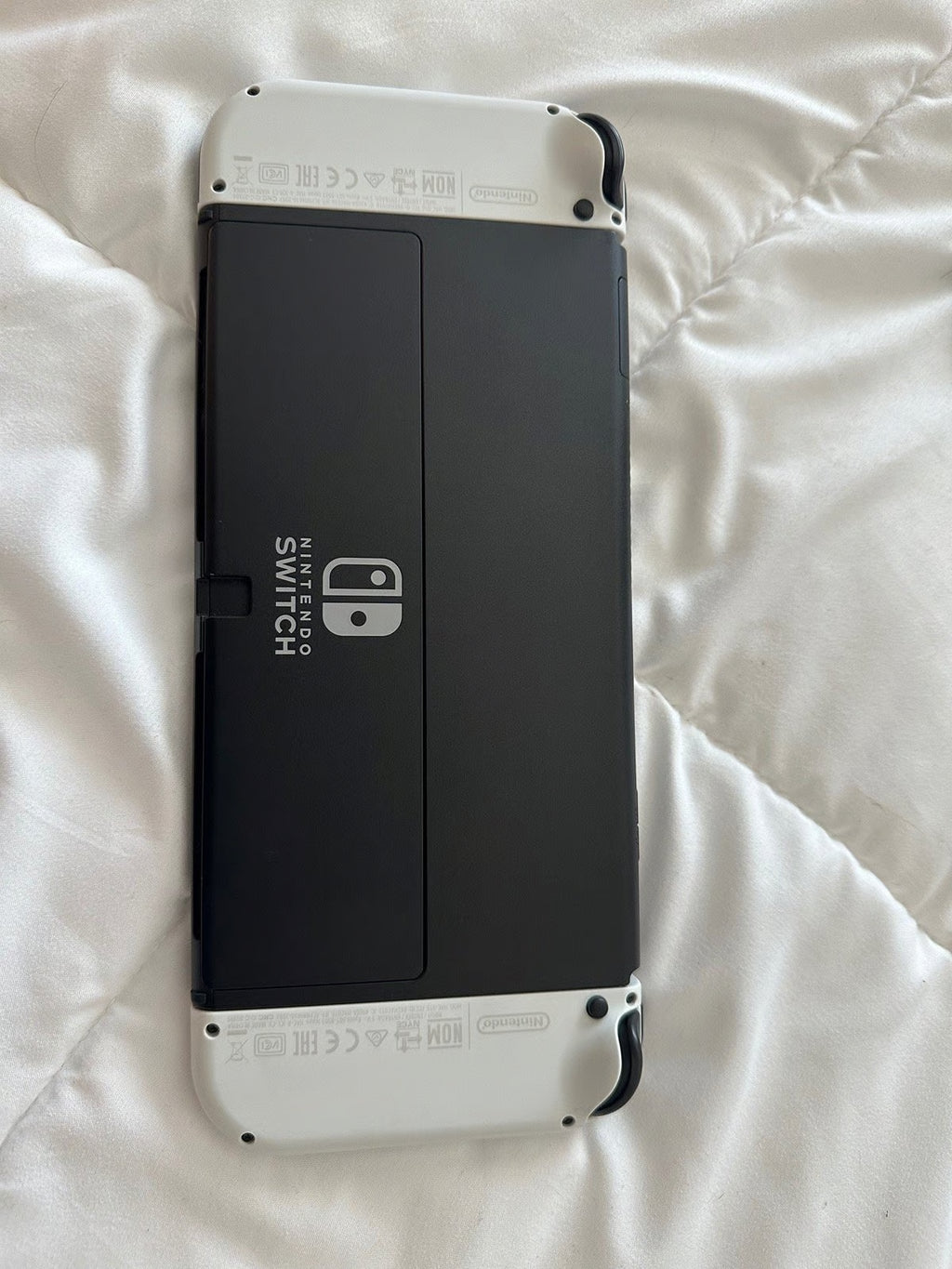 Nintendo switch oled bundle 5R68