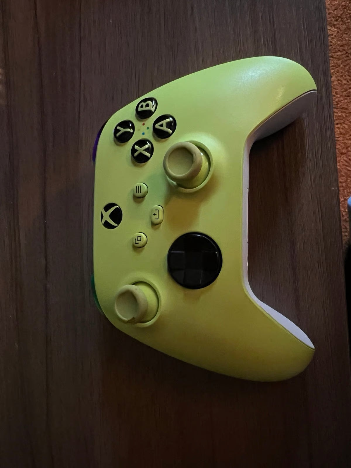 Xbox Series X + controllers 3V25