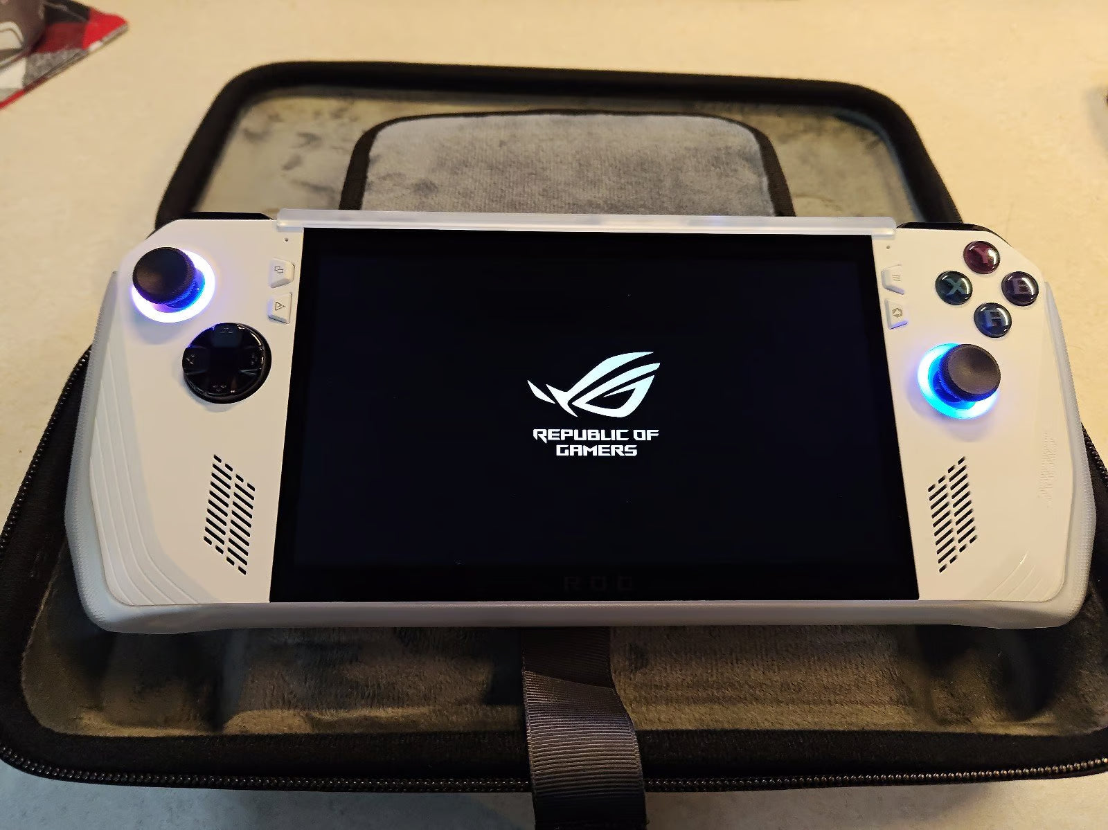 ASUS rog ally z1 extreme 5D32