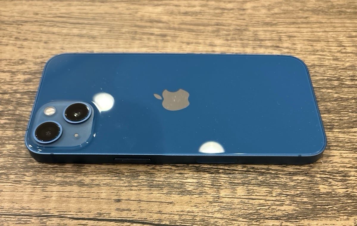 iPhone 13 128GB Unlocked w/ Charger & Original Box 5T99