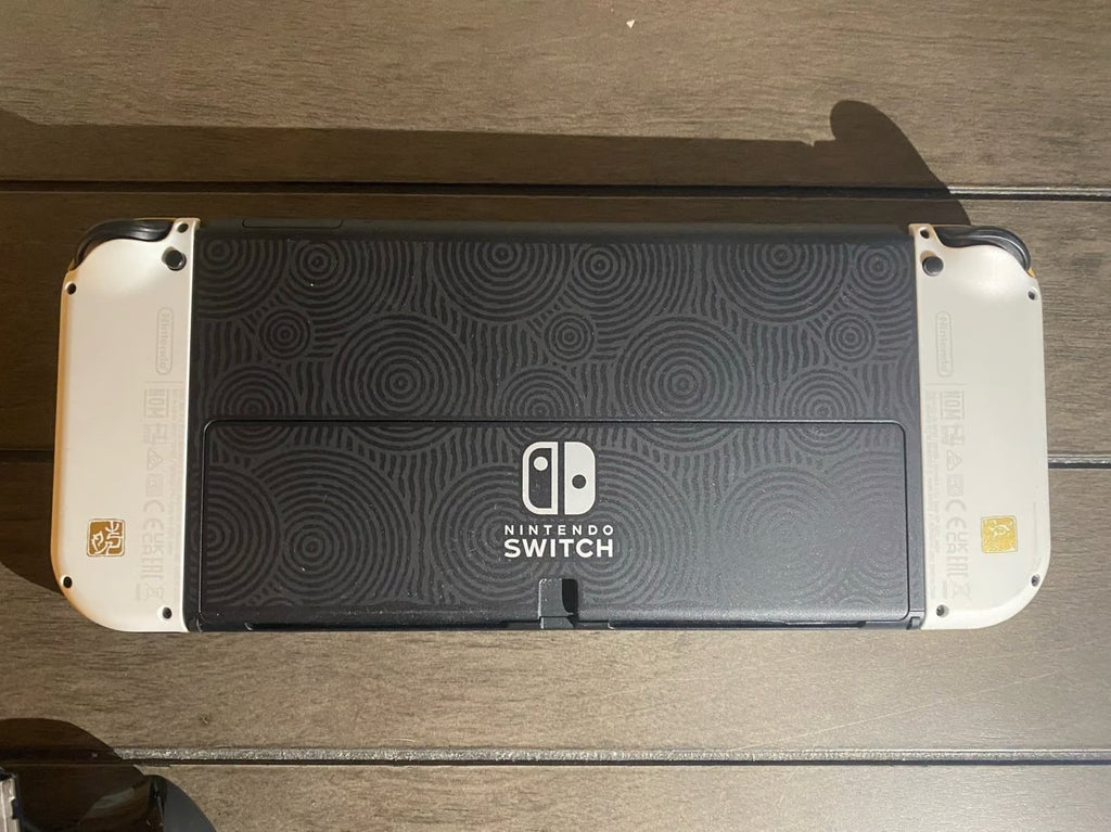 OLED Nintendo Switch - Legend of Zelda: Tears of the Kingdom Edition + 2 GAMES 2W58