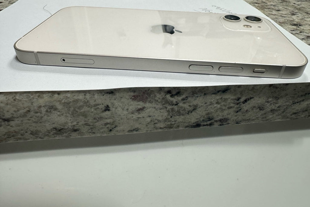 Iphone 12 128gb unlocked (white) 1O92
