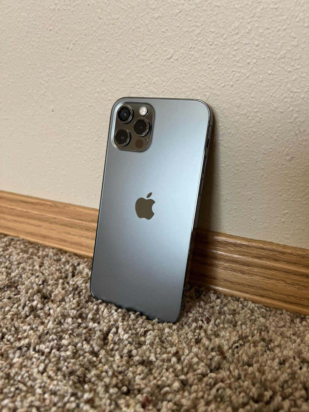 iPhone 12 Pro 128GB Graphite for any carrier 2M75