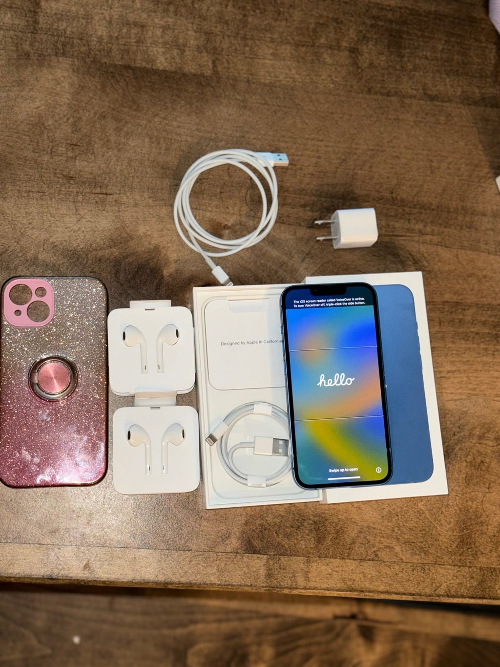 UNLOCKED IPhone 13 128 with extras GB in Blue 8N16