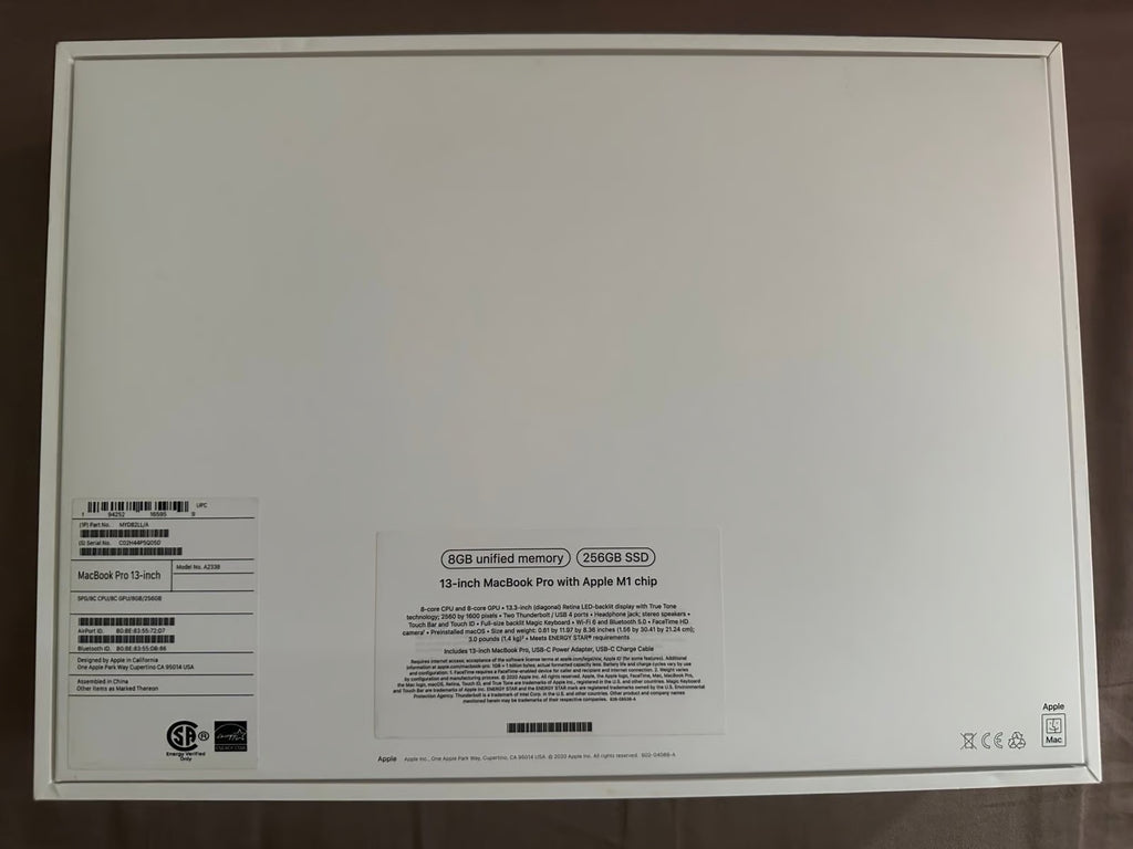 MacBook Pro 13 inch with Touch Bar 8Y19