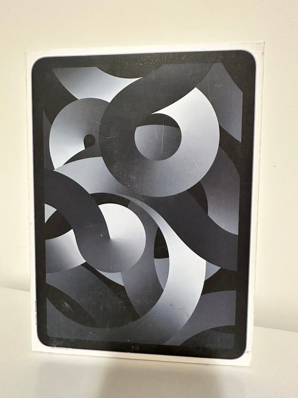 Apple iPad Air 5th Generation 64 GB in Space Gray 6G58