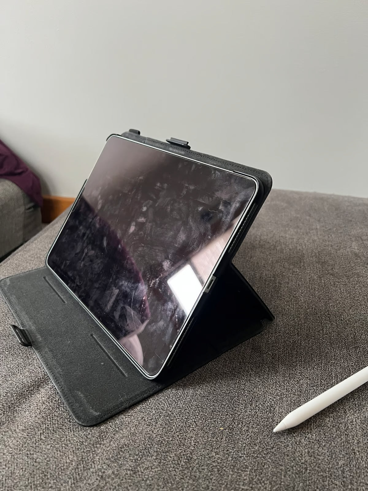 Apple iPad Air 4th generation 9Y79