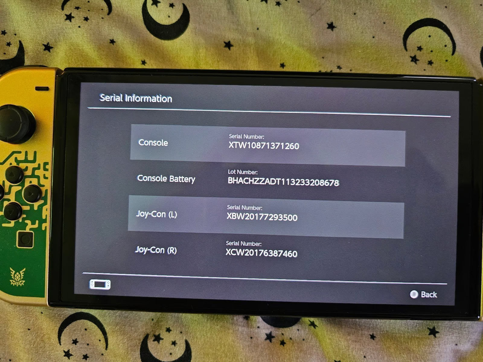 Nintendo Switch OLED Limited Edition Zelda Edition Bundle 3Z82