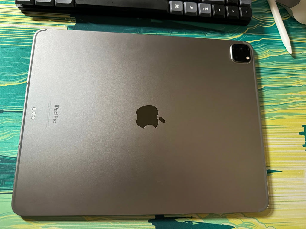 iPad Pro 12.9�?- 6th Gen 1TB Cell/WiFi 3Q93