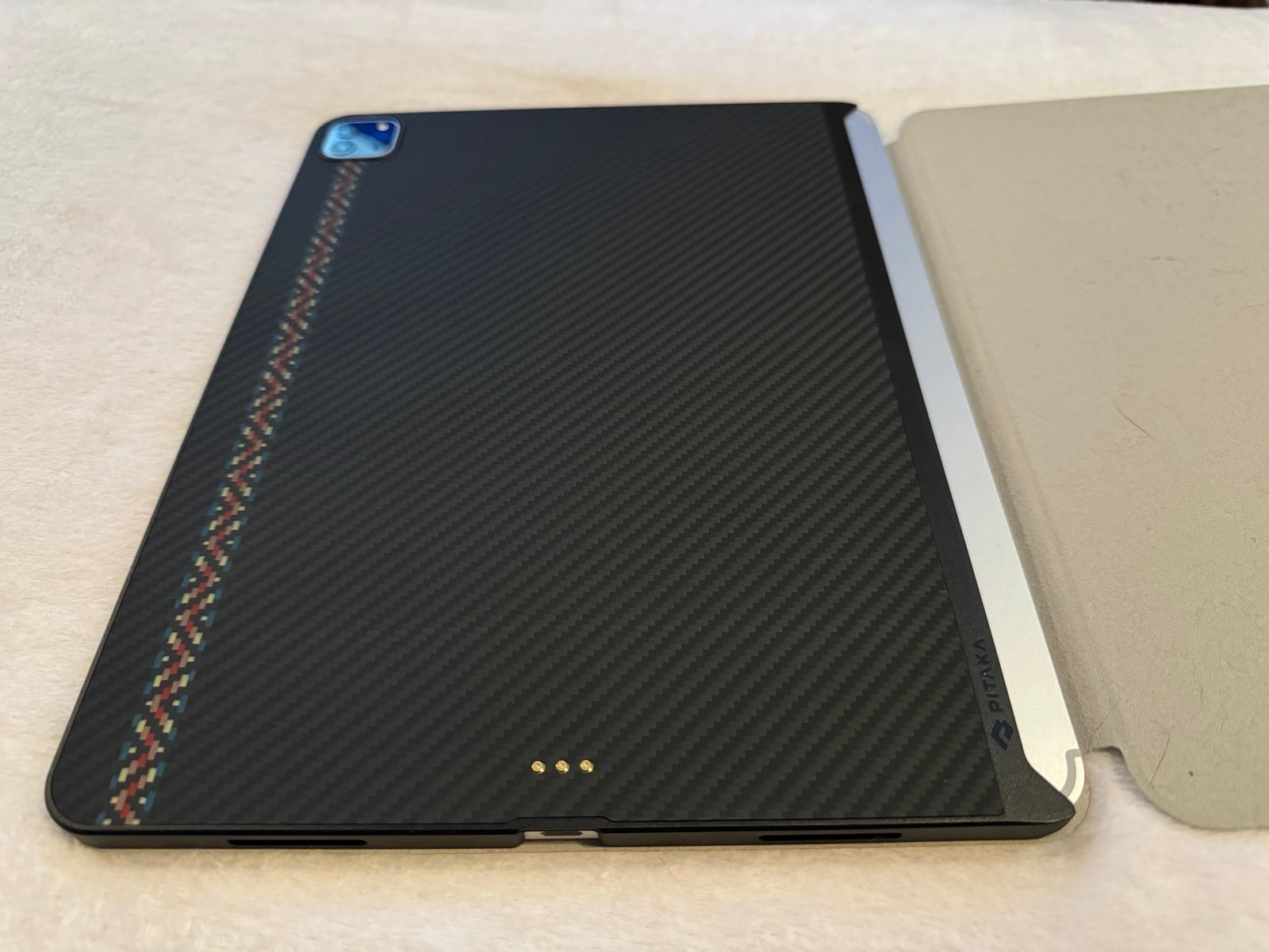 Apple iPad Pro 6th Gen Wi-Fi + Cellular 256 GB Silver w/ Apple Pencil 2S29