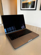 MacBook Pro 6Q27