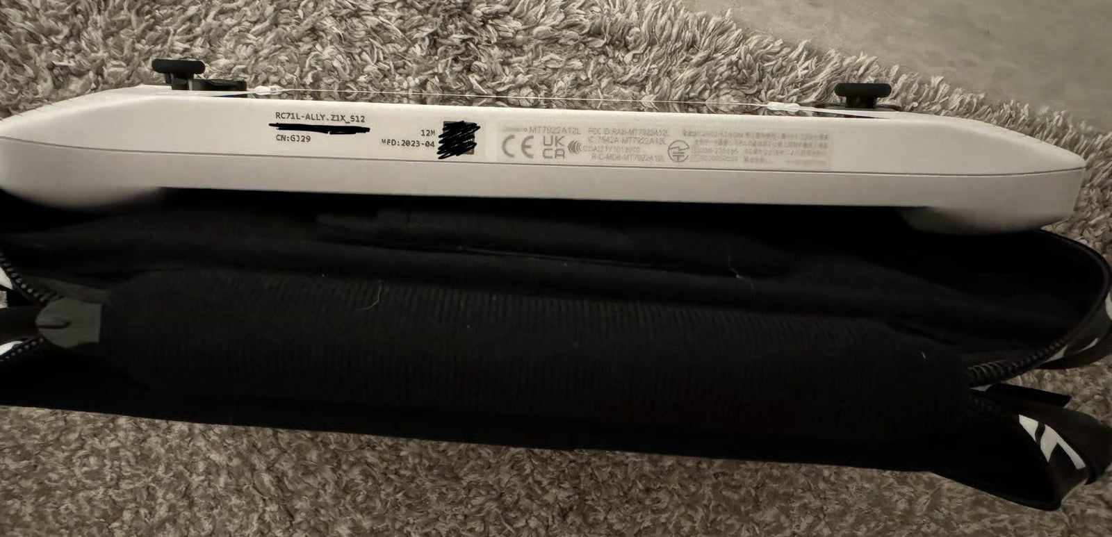 ASUS ROG ALLY Z1 Extreme 512GB and ROG ALLY Official Case Mint 5H11