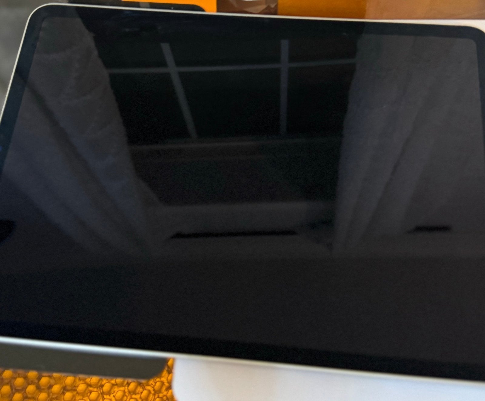 iPad Pro 11�?3rd Generation (2021) BUNDLE! Includes�?6E79