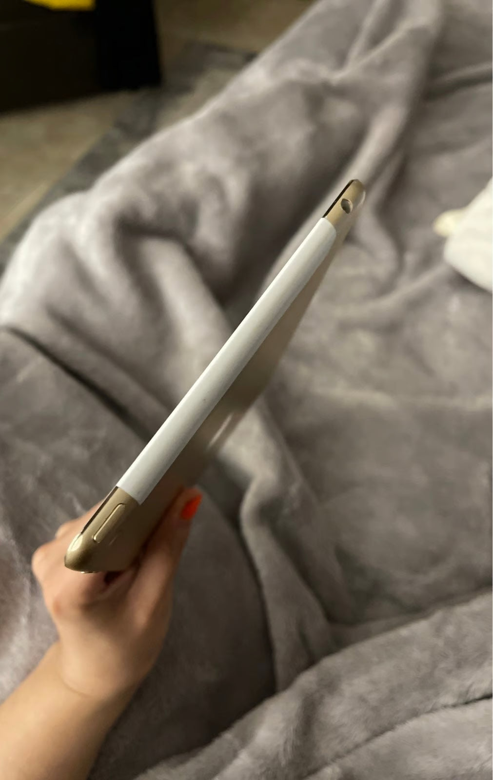 Ipad mini 4. Wifi + cellular 6J15