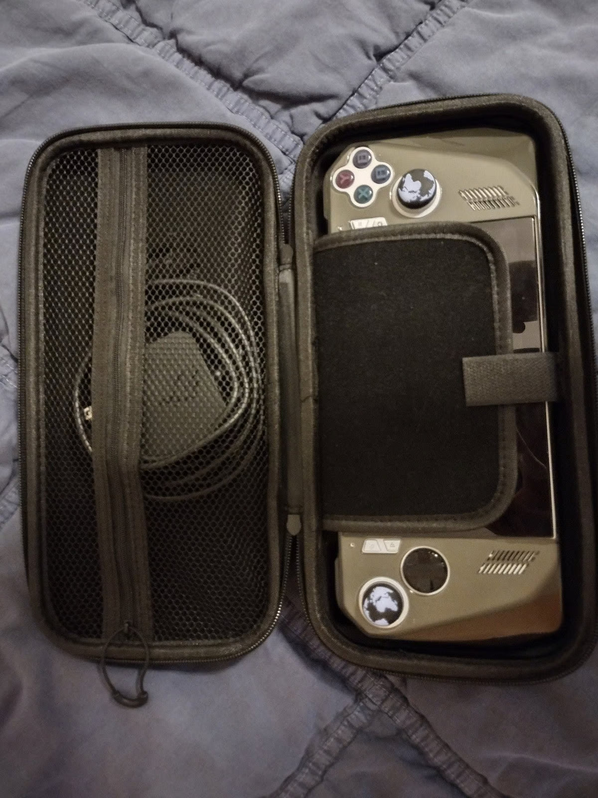 ASUS ROG Ally Z1 Extreme + Accessories 8N53