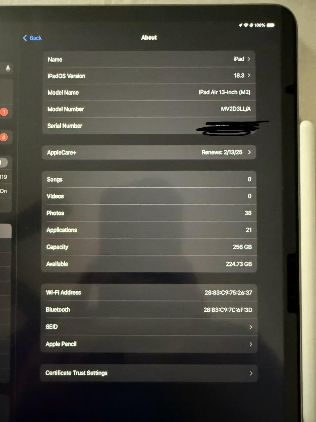 iPad Air 13�?M2- with Accessories 1L91