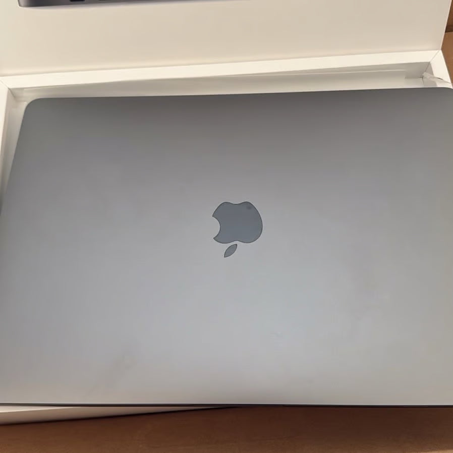 MacBook Pro 13-inch 1H13