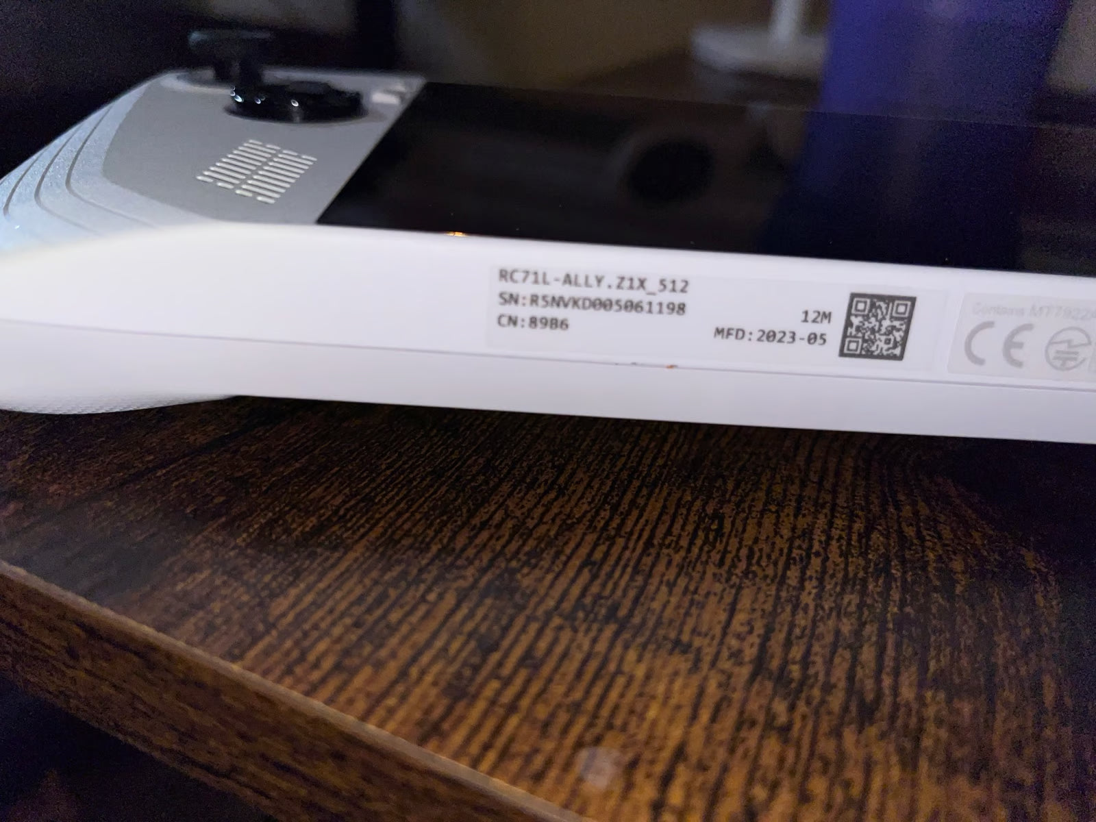 ASUS rog ally z1 extreme 2B66