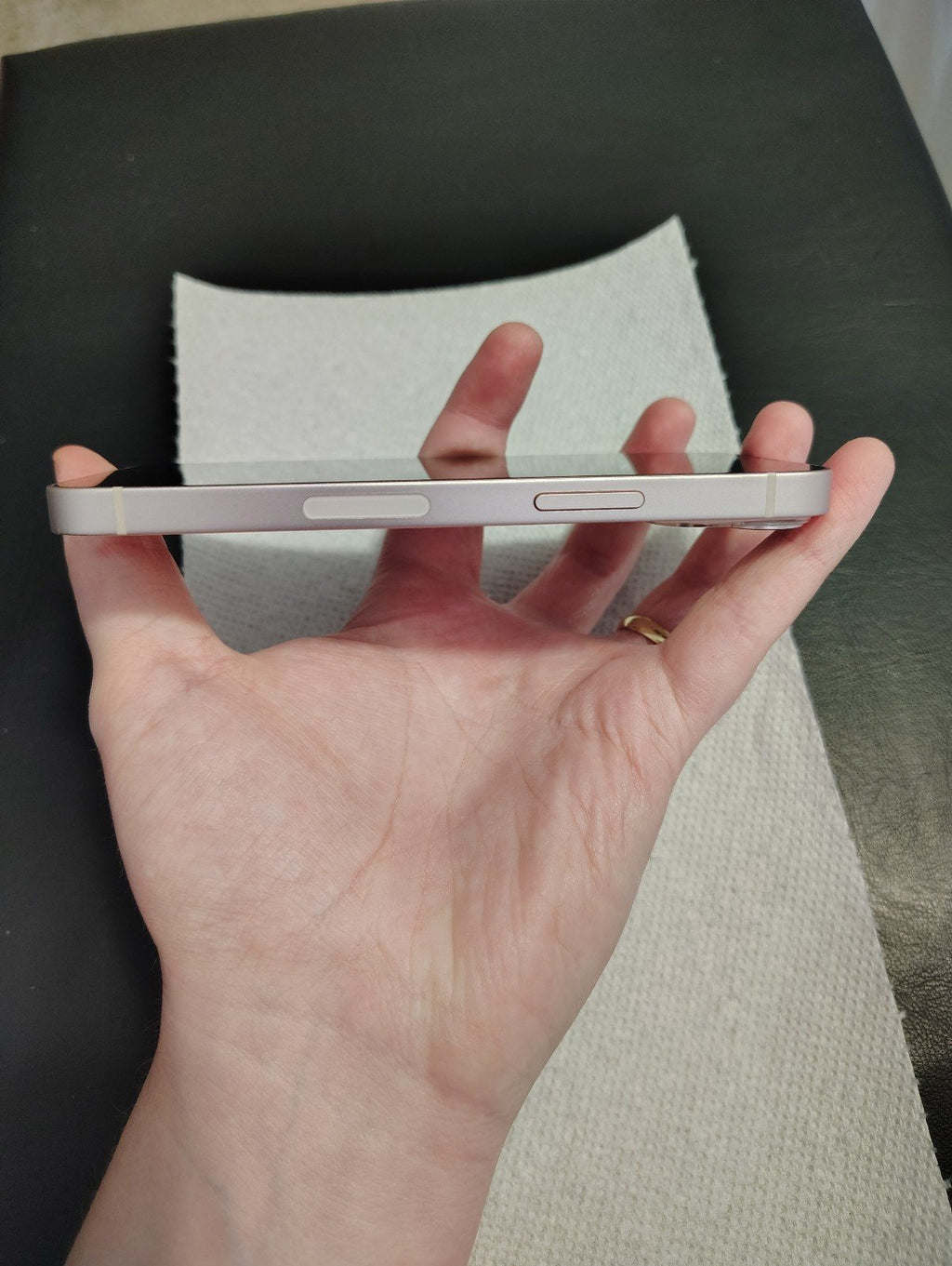 Apple iPhone 13 Mini 128 GB in Pink - Carrier Unlocked 6L87