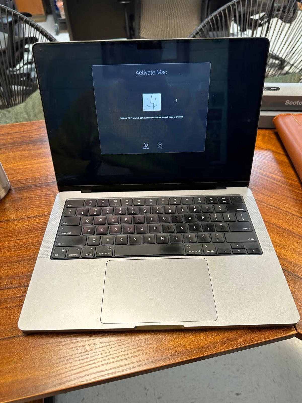 MacBook Pro M1 Pro 10-Core CPU and 16-Core GPU 14 Inch (Late 2021) 1TB SSD 6H76