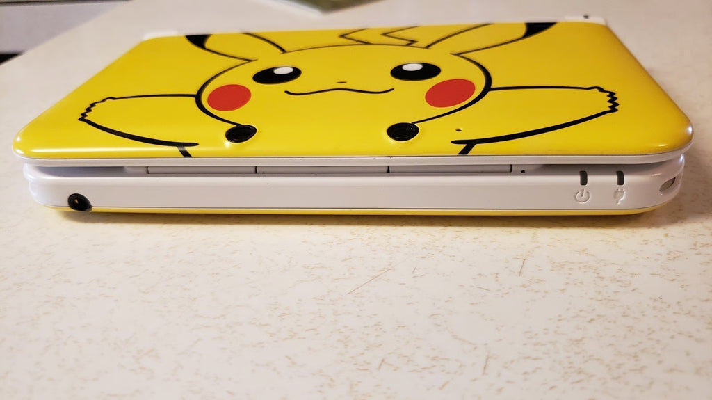 Pikachu 3Ds Nintendo special pikachu yellow edition XL* only used twice*