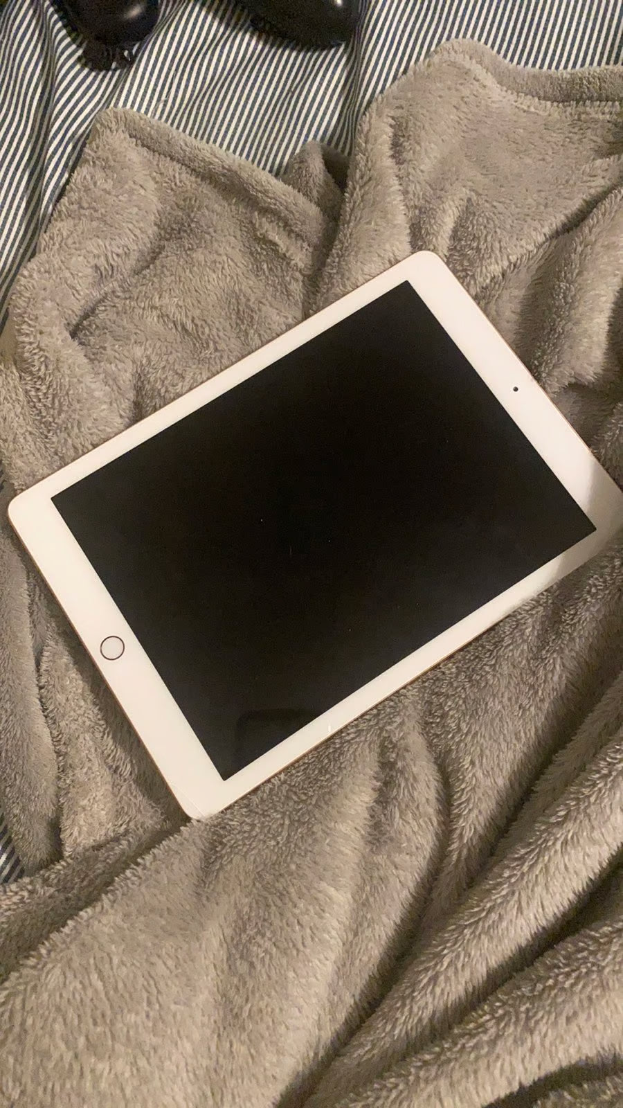 Rose Gold Ipad Pro 10in And iPhone 6s Plus Unlocked Bundle Deal 3B31