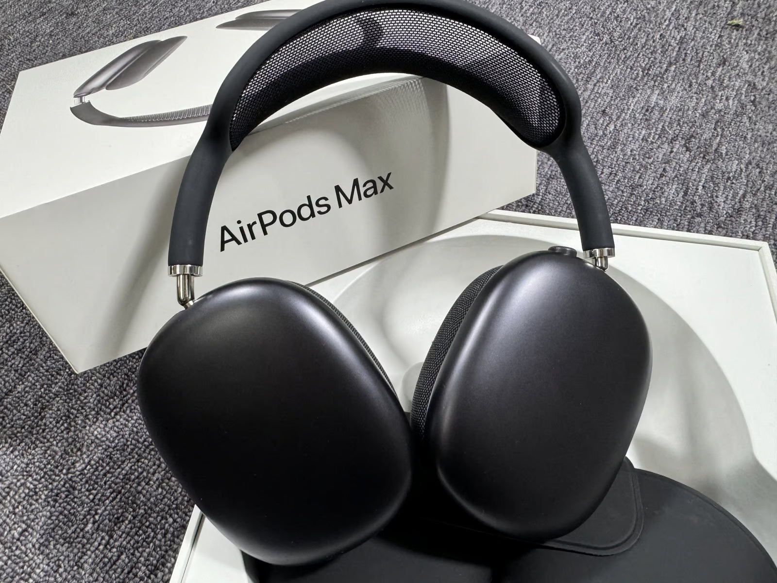 Apple AirPods Pro Max Headphones - Space Gray 3L33