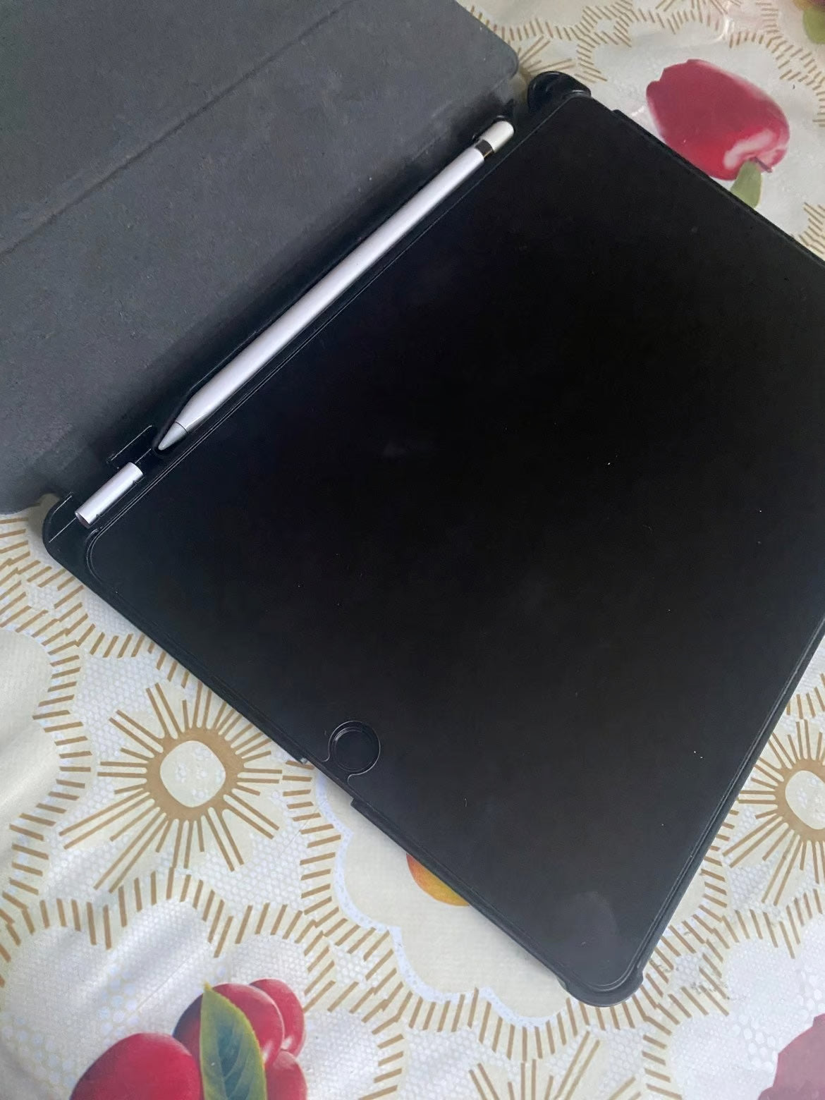 Apple iPad Air 3rd Generation 256 GB with Apple Pencil 8R53