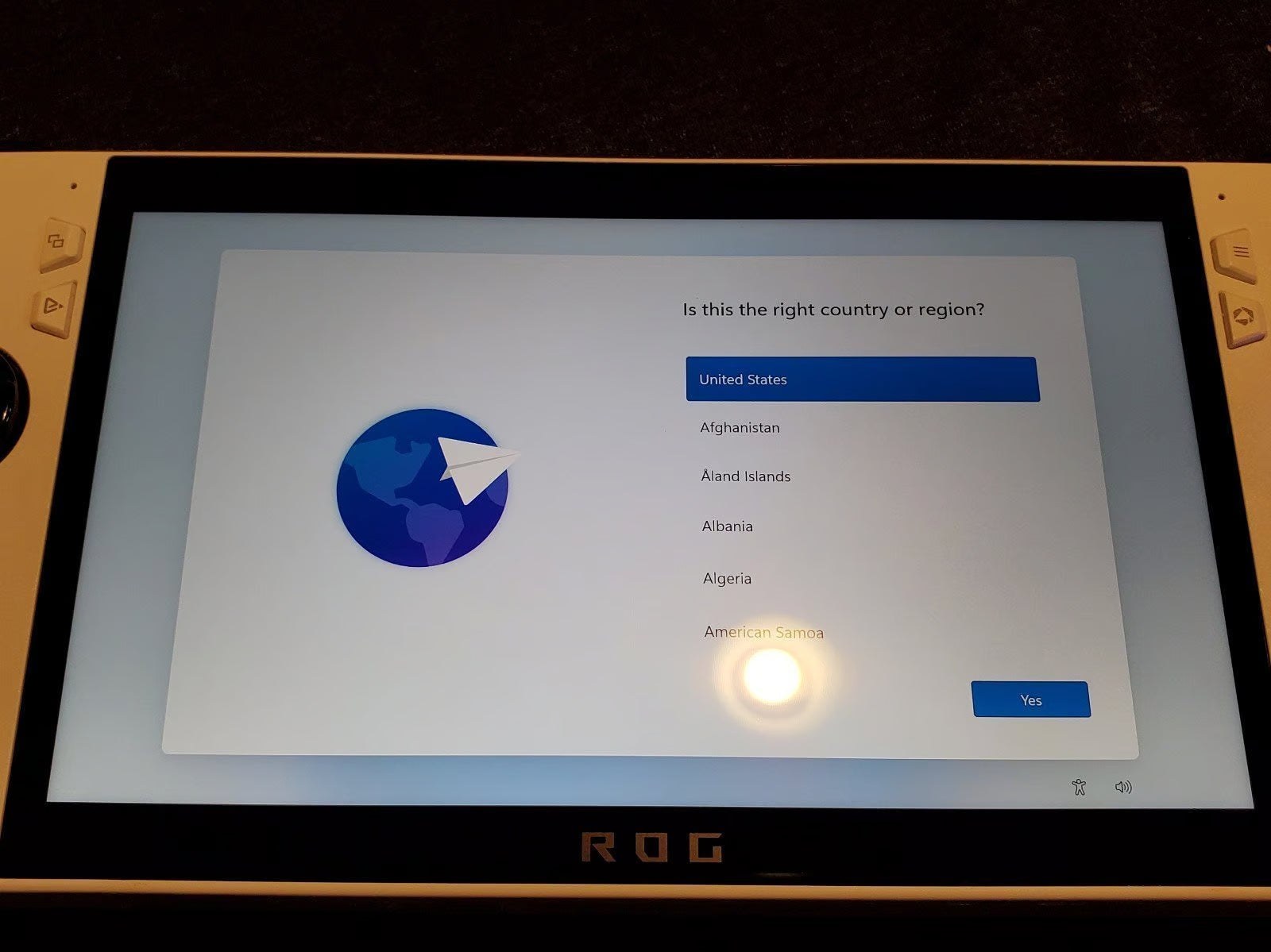 Asus Rog Ally 7鈥?120 Hz FHD 1080p Gaming Handheld (Z1 Extreme Processor) (2TB) 7T78