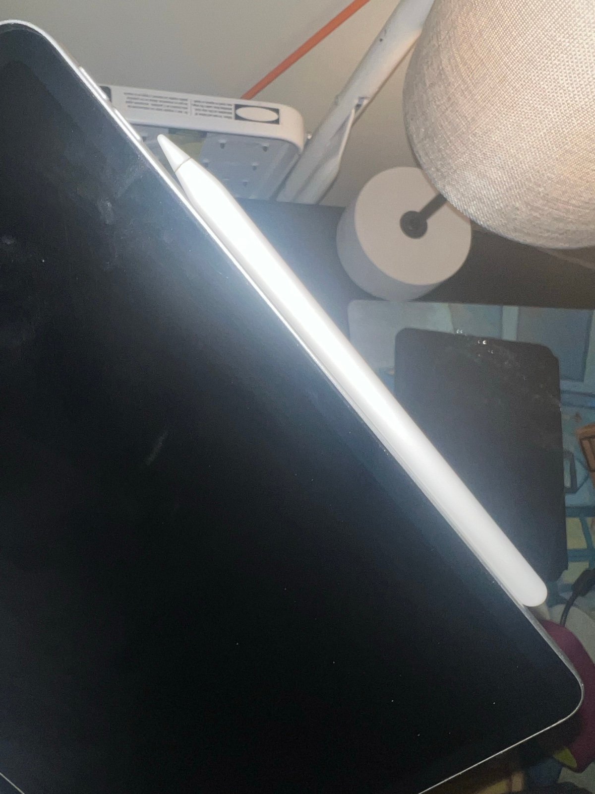 iPad Pro 11 inch (2018) WiFi with apple pencil and magic keyboard (used) 9D32