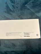 AirPods Max and travel charging case 5Q28