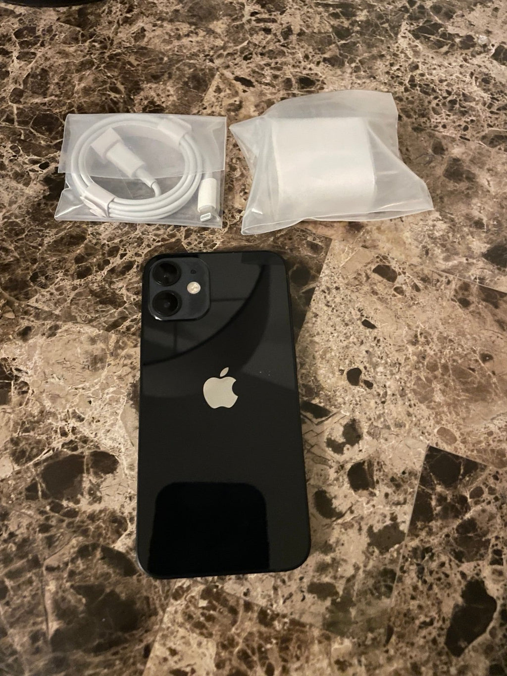 iPhone 12 unlocked 64gb 1M62