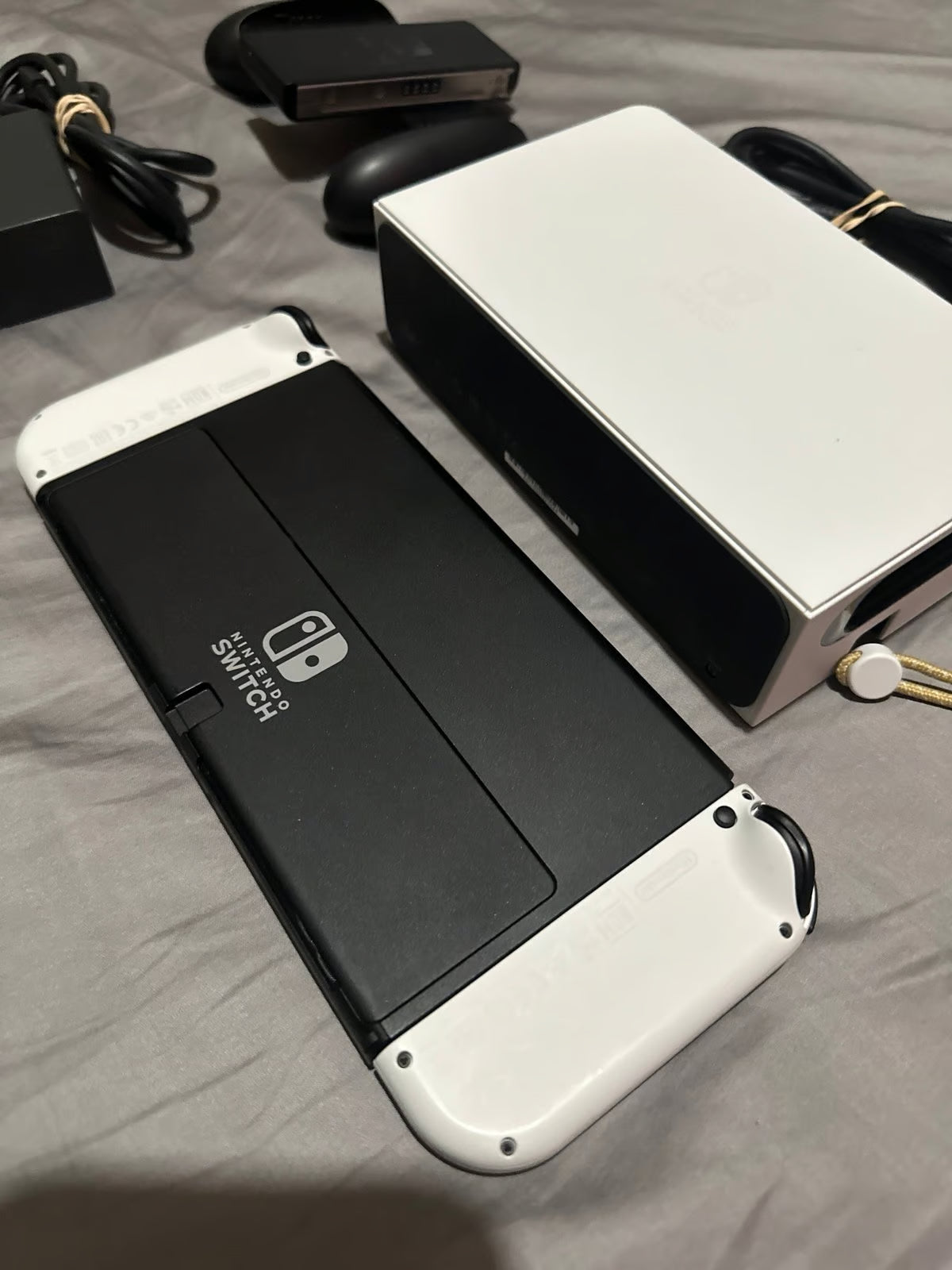 Nintendo Switch OLED 1Q85