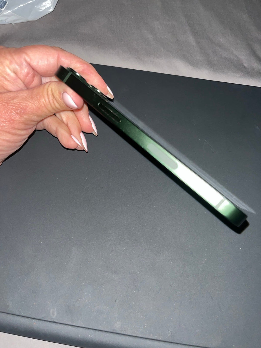 iPhone 13 Green 128gb unlocked GREAT CONDITION! 1Z77