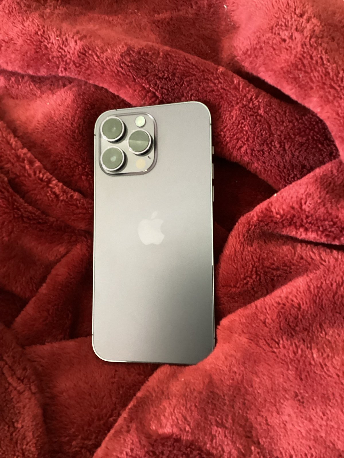 iphone 14 pro max locked 8S69