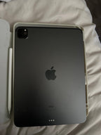 Apple iPad Pro with Apple Pencil 1P13